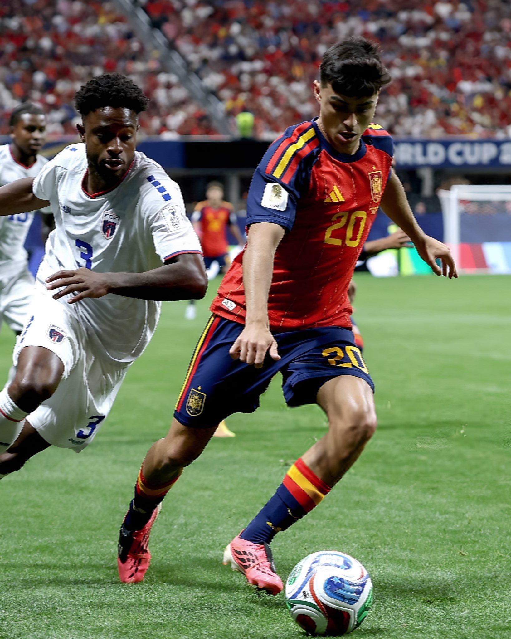 上半场比赛结束，西班牙0-0佛得角……下半场加油！！🇪🇸🇪🇸🇪🇸🇪
