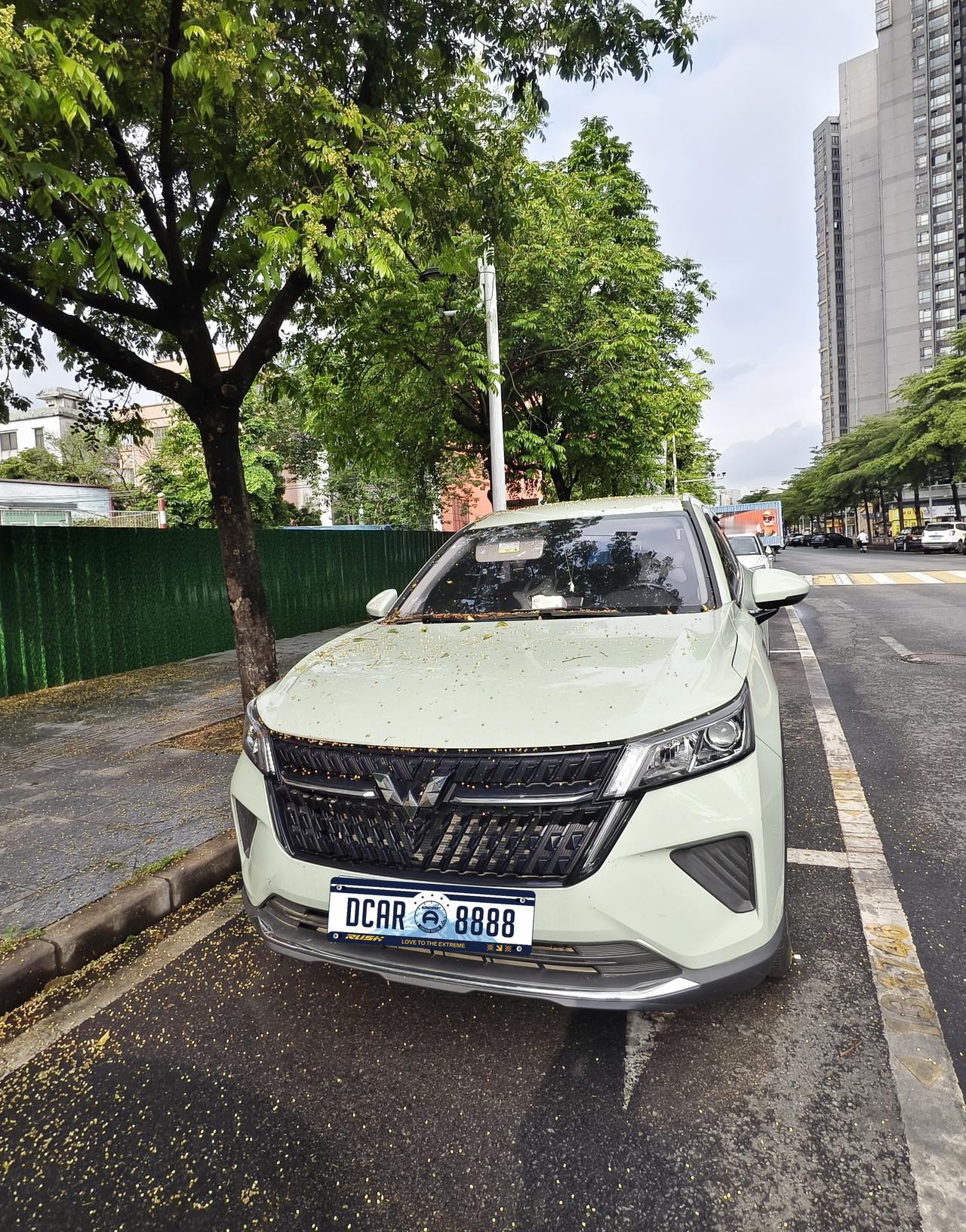 五菱星辰混动，10万内最省油SUV？这3个通病你必须提前知道
兄弟们，今天聊一台