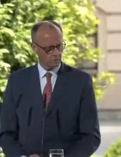 这个祝福我们收下了！德国总理默茨在社交媒体上发帖，祝贺农历新年，并称“期待在不久