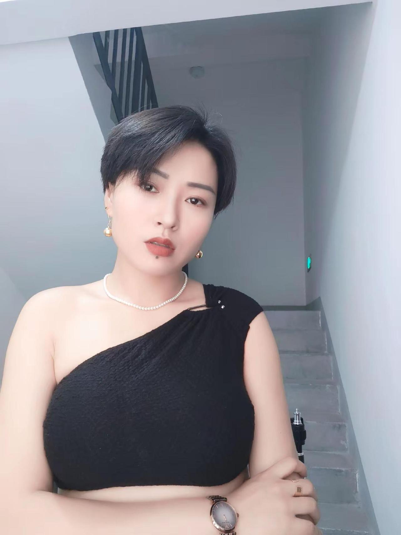 枪火 紧身牛仔裤 穿搭 微胖女生