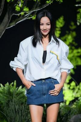 到底怎样才叫“底子好”？
看一看年轻时的瞿颖就知道了……
不得不说，“底子好”的