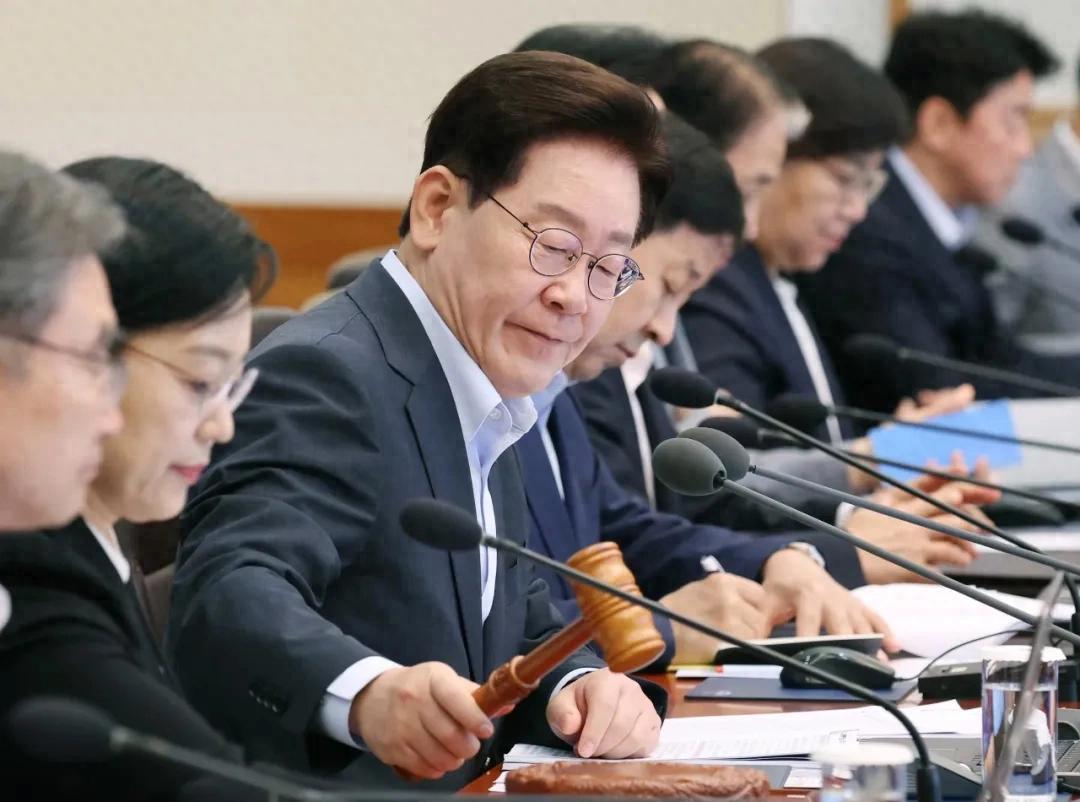 李在明赌上政治生命，砍向韩国“检察共和国”第一刀
2026年8月4日，李在明亲自