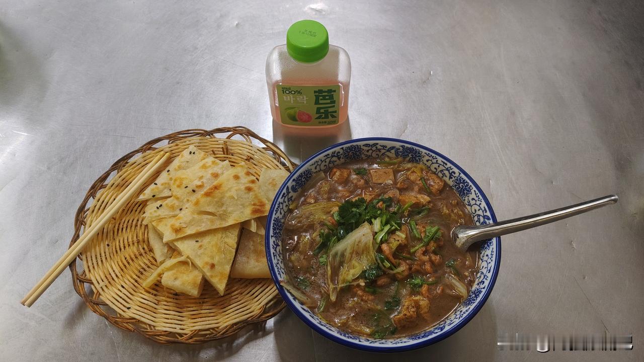 家人们，避雷渤海21路新星宾馆往南30米的这家店！我去吃了一回，那体验简直就是一