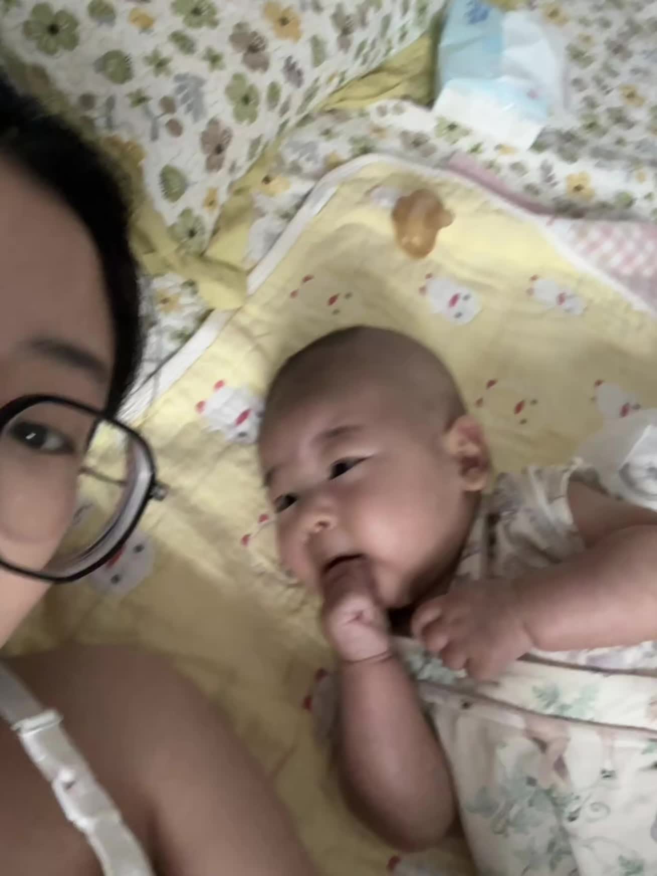 认母期 徐徐而来  我也终于拥有了一个满心满眼都是我的小孩  以前我只...