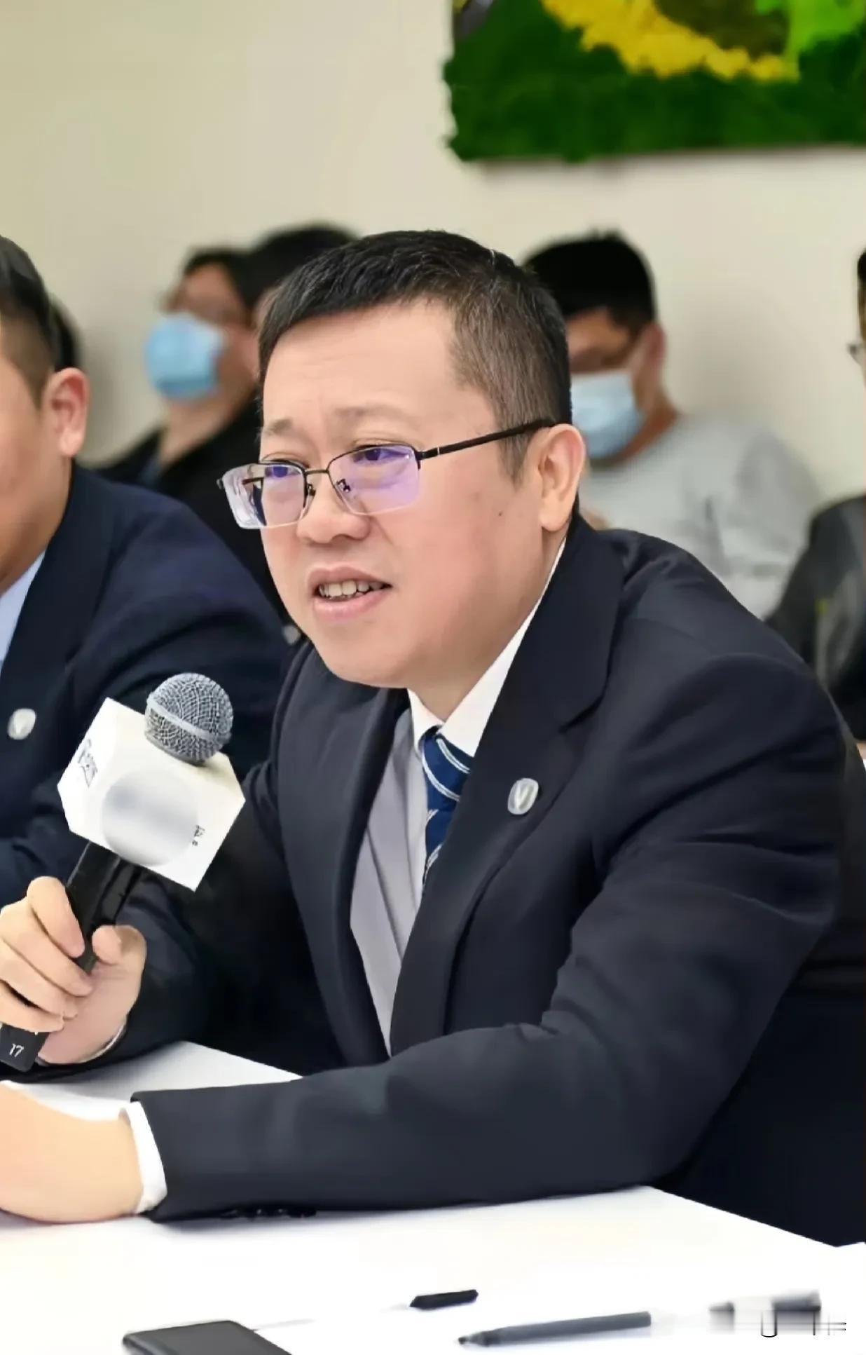 2023年过完了，一个奇怪的现象:

1.做电动汽车的几乎都赔了，去年上半年:
