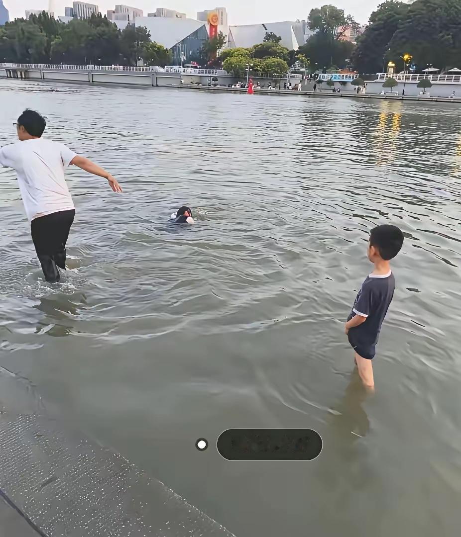 天津之眼母子溺亡的事件
真的给所有人都上了一课！
第一、安全第一
去任何地方玩，