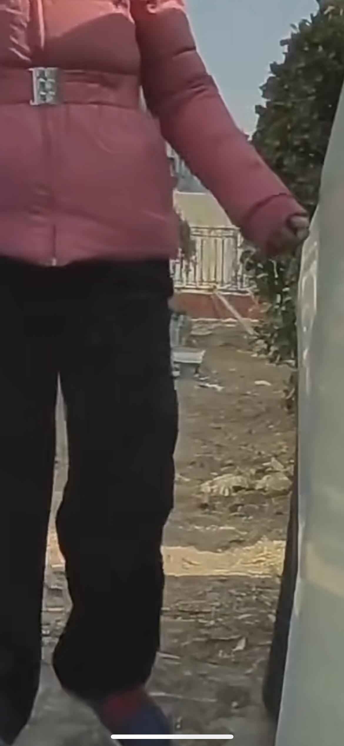 1月27日河北，女子下车手拿钥匙恶意划白车多次，白车哨兵模式记录下被划过程，白车