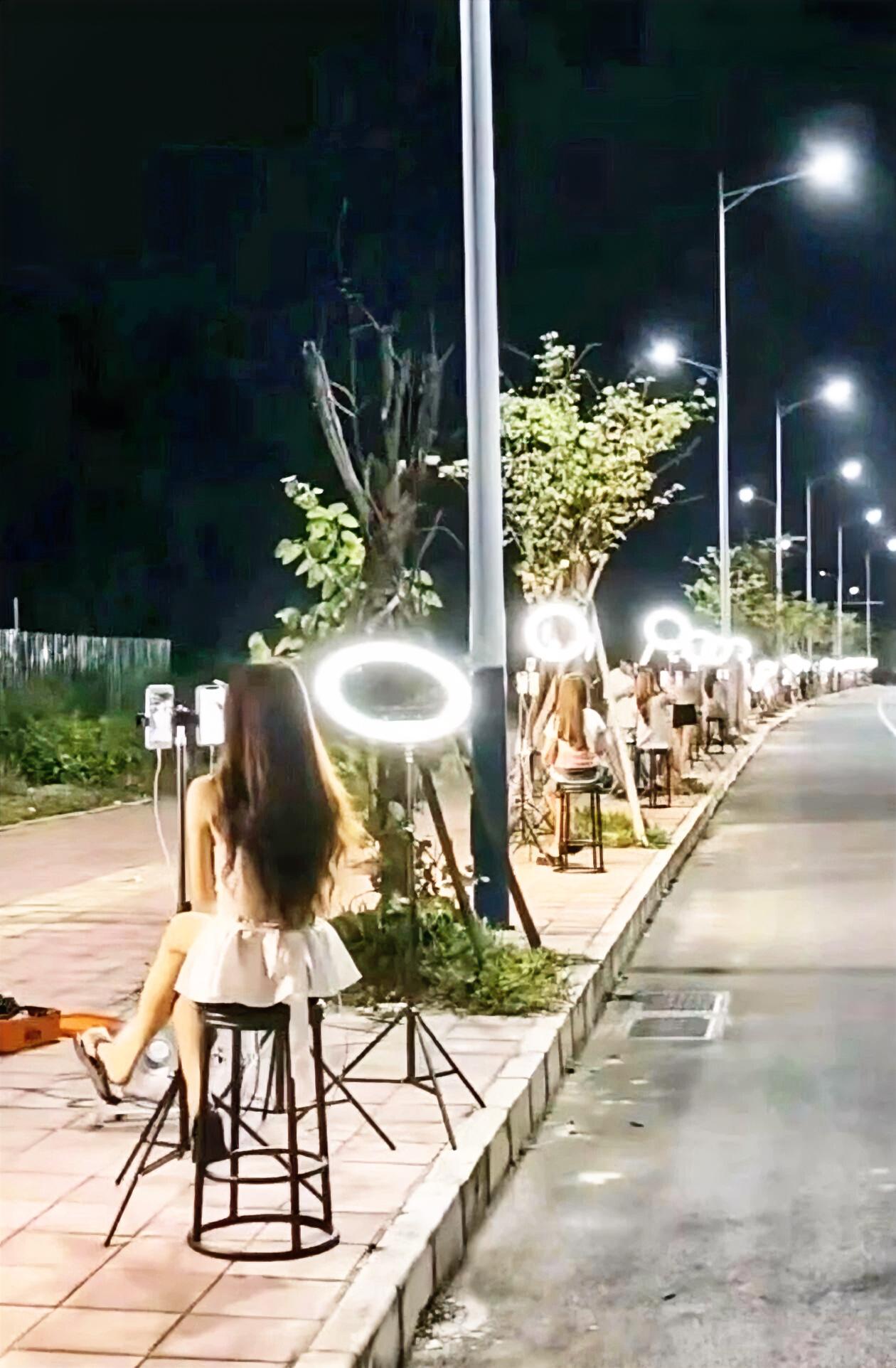 都是为了生活费，不管哪个行业岗位，没偷没抢没犯法，值得尊重🫡