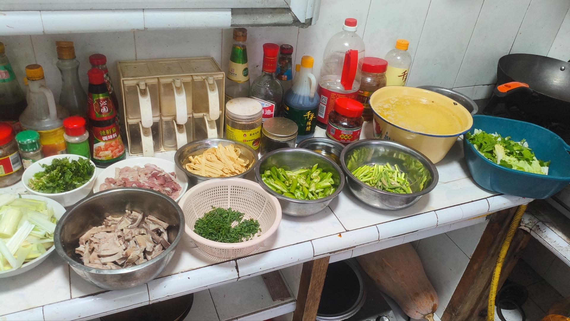 我怕你不喜欢我，我只会弄饭