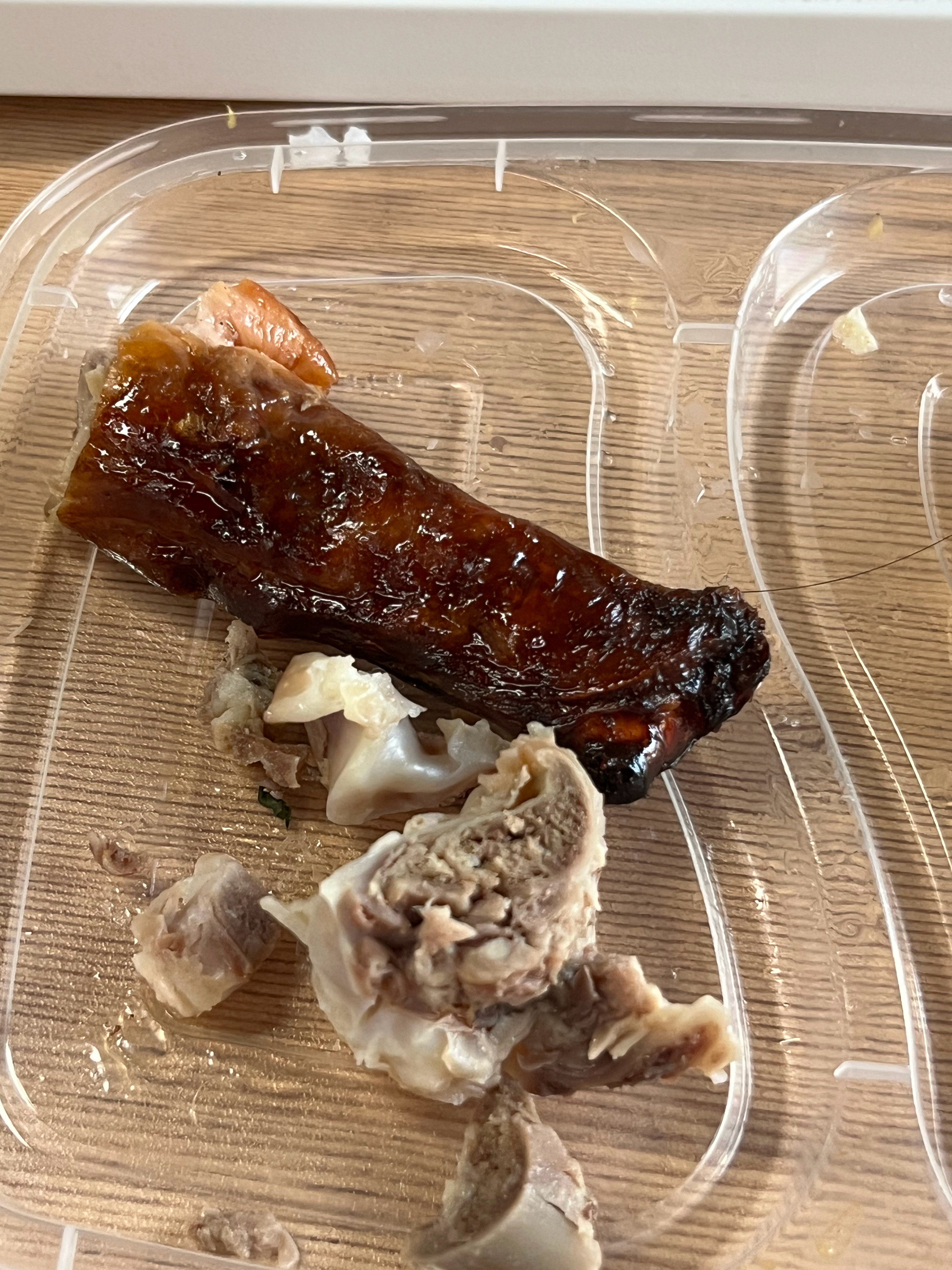 我这个人很少哭，但是我的烧鸭腿掉地上我哭了 ​​​