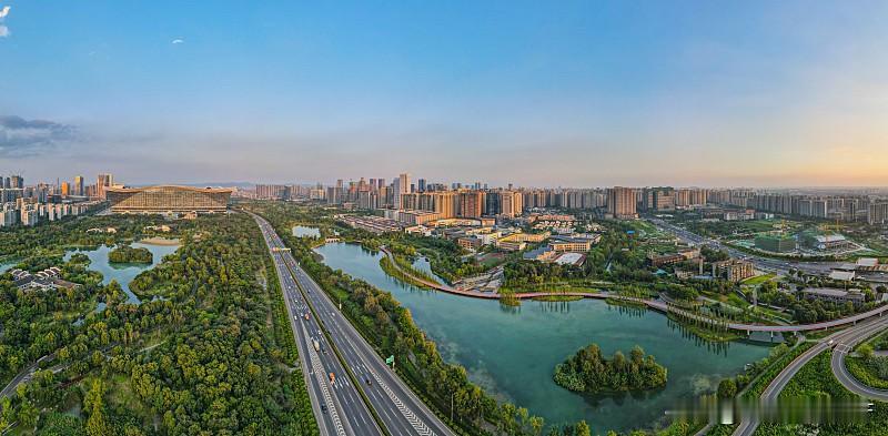 【外地人成都买房图鉴：有人资产翻倍，有人亏到怀疑人生！】

成都2100多万常住
