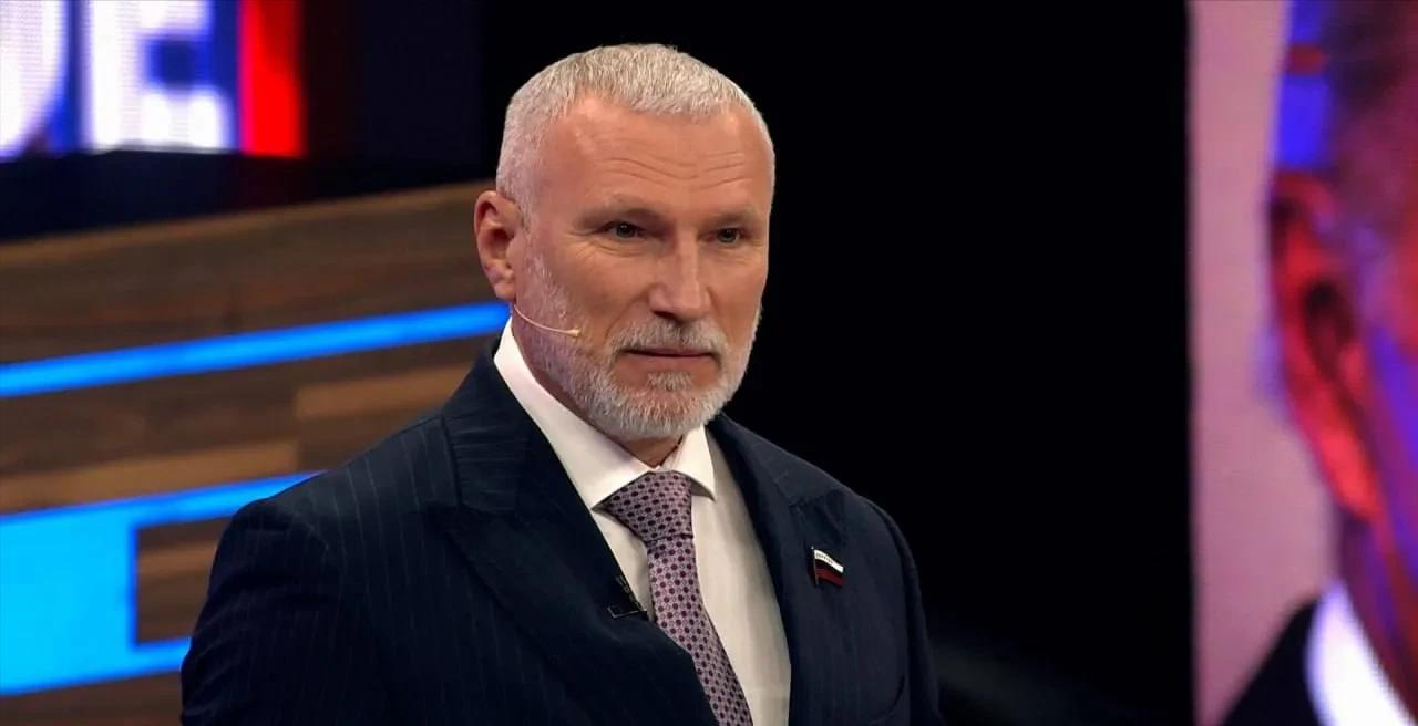 俄联邦国家杜马议员要求政府对美国动武

俄罗斯国家杜马国防委员会第一副主席阿列克