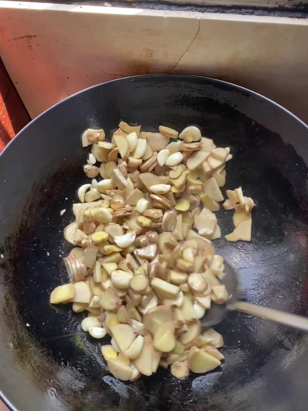 遇见你我满心皆是欢喜往后风雨我都默默忍着 ！