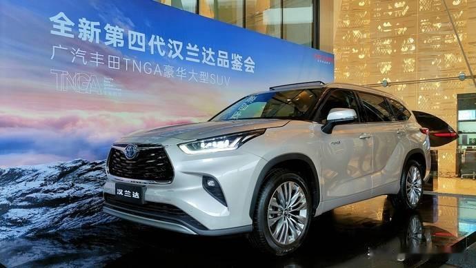 全域安全智能大SUV，汉兰达，大家庭出行好选择！
 
家里人口多，想要一台空间大