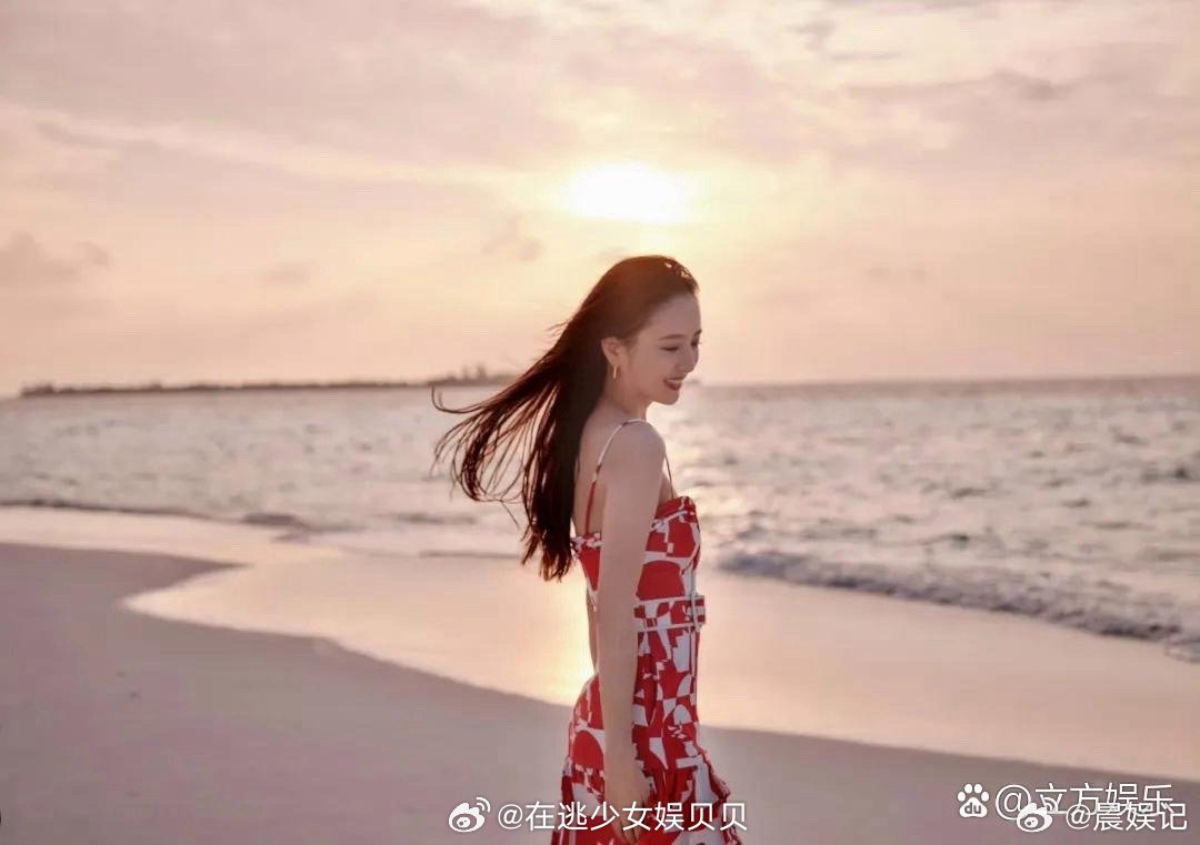 佟丽娅超绝大长腿，美翘臀，也太美了吧 