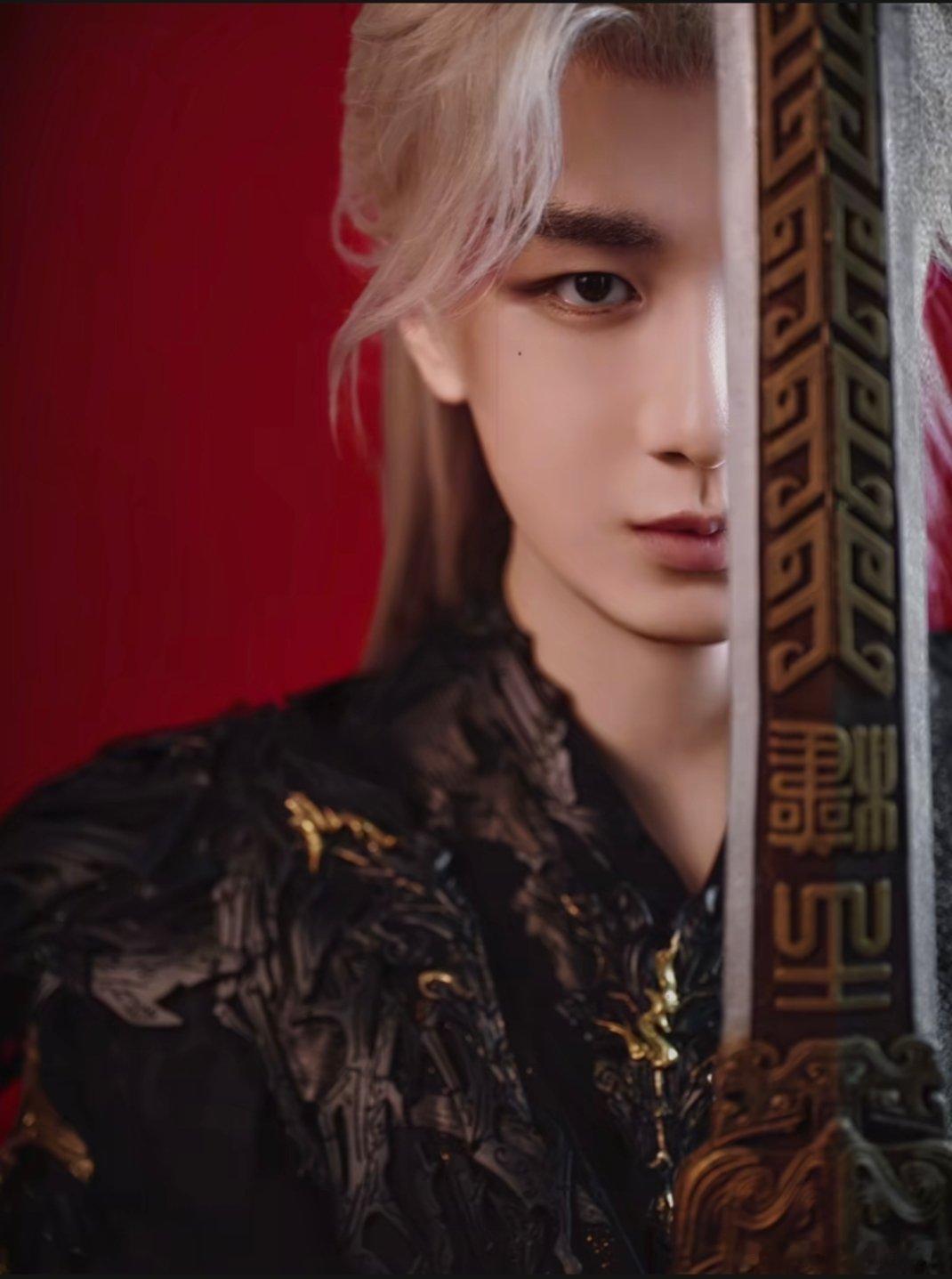 成毅王权富贵黑金战袍帅呆了成毅打戏的快进键被人扣了成毅 ​​​