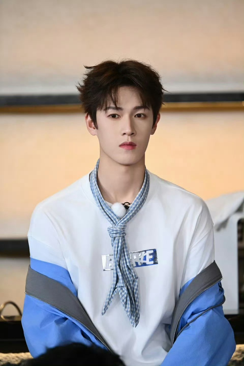 李昀锐这个薄肌💪🏻李昀锐萌萌的又猛猛的天哪我们小林引体向上吃洋葱圈这段就这样