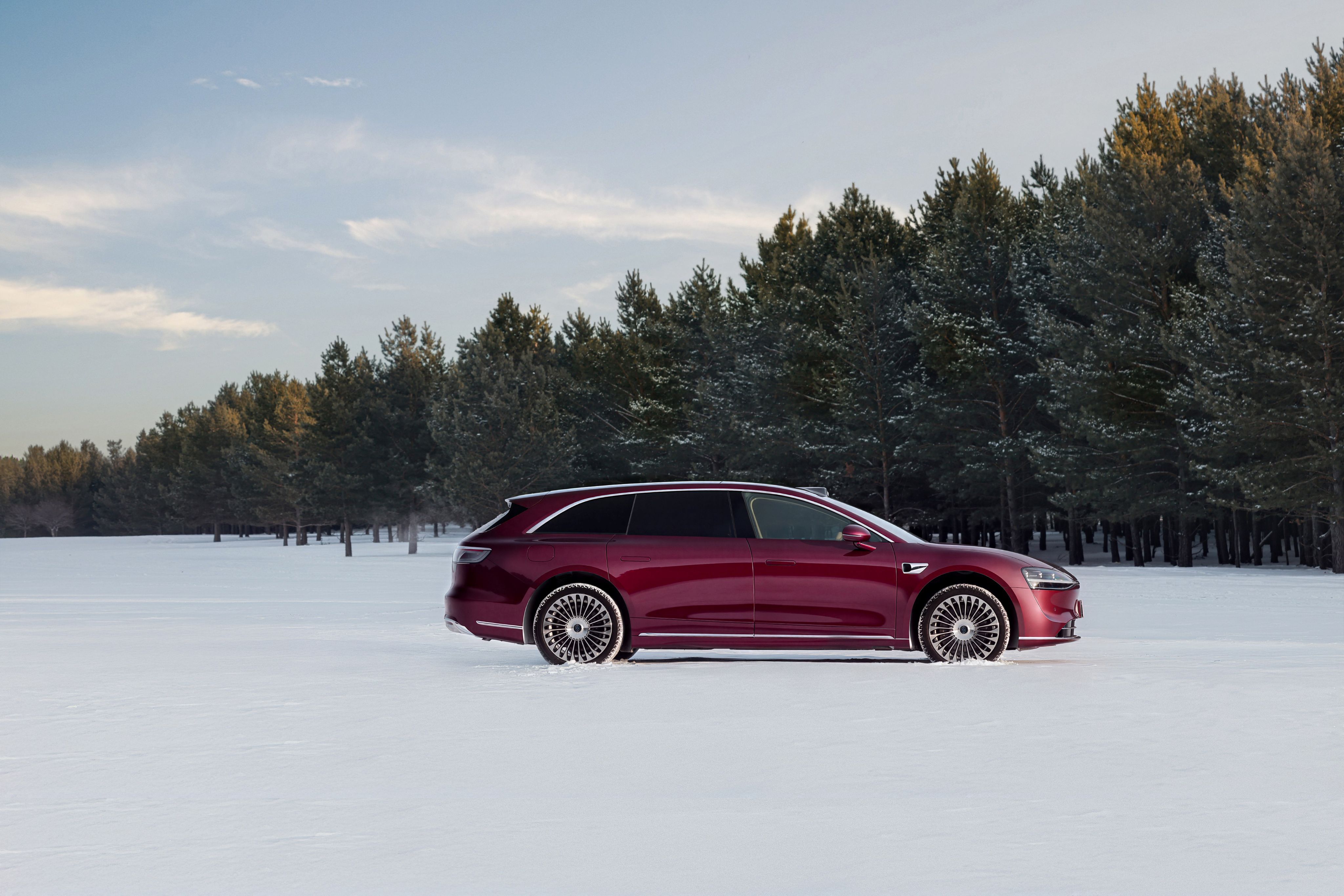 眼看着天气越来越冷了，朋友们你们想好这个冬天去哪里玩了吗？夏天我开着新买的享界S