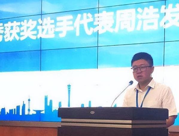 2001年，一位考了660分的青海学霸不顾父母反对，从北大退学，去读技校！如今他