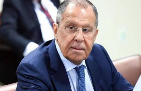 国际政坛直接炸锅，俄罗斯外长拉夫罗夫昨天火力全开对着欧洲一顿猛怼，这话听着就让人