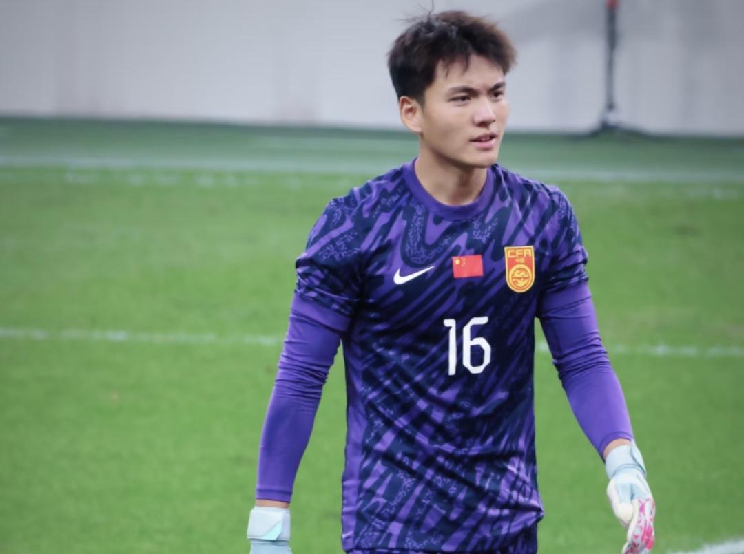 未来国足门将大热门留队，大概率不去上海申花！
在U23亚洲杯上奉献多次精彩扑救、