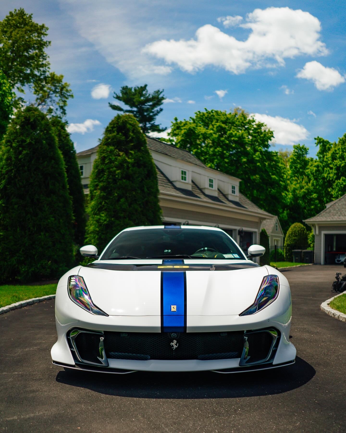 纽约812 CompetizioneExterior: Bianco King 