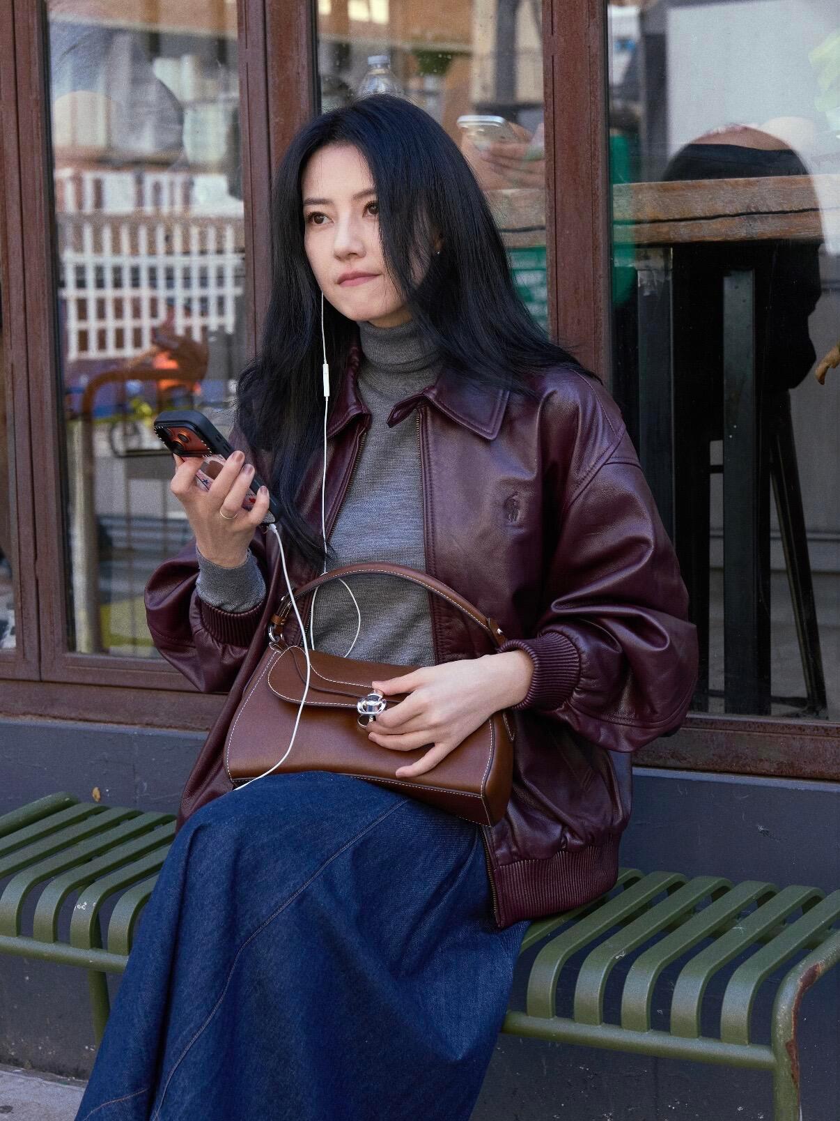 高圆圆时装周后打卡美网美网联赛偶遇高圆圆 从秀场到球场，精致褪去，白衣运动造型亮