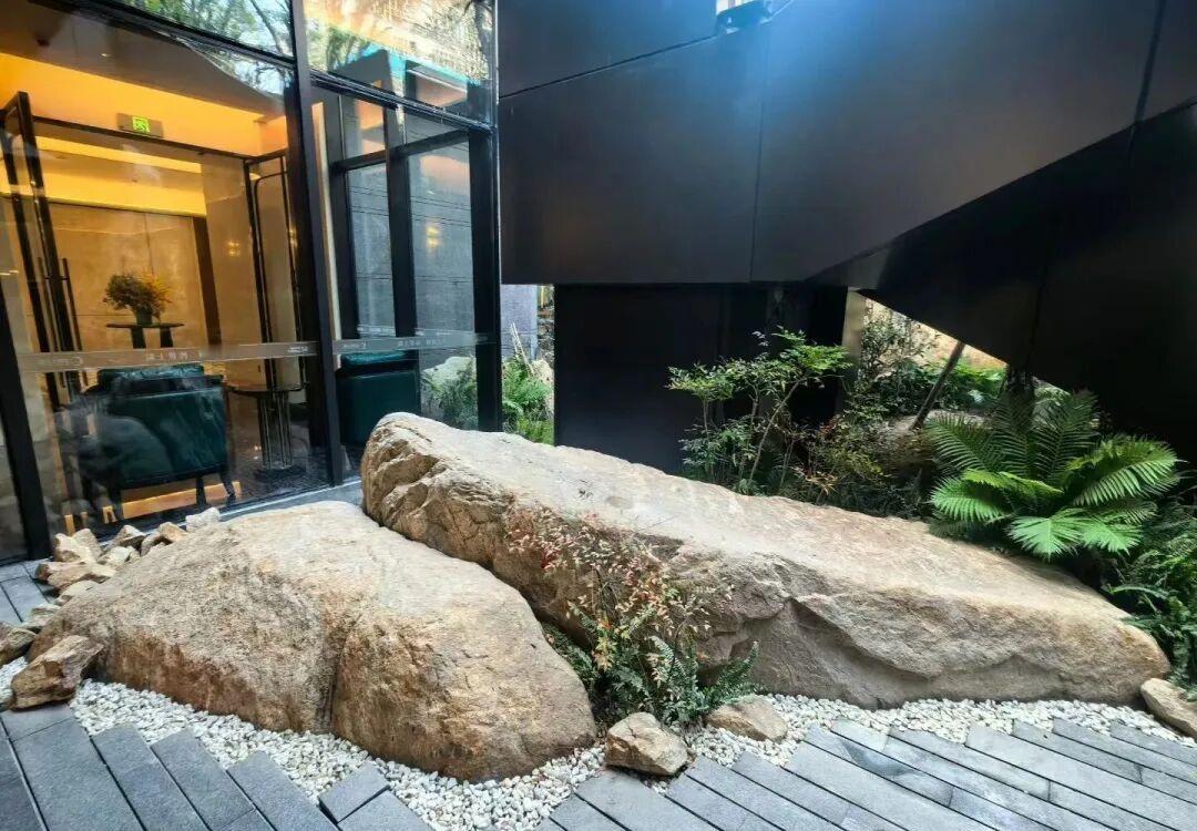 828地产新政内容可以精简提炼为8个字：封顶预售，竣备放款！
今天不分析政策，只