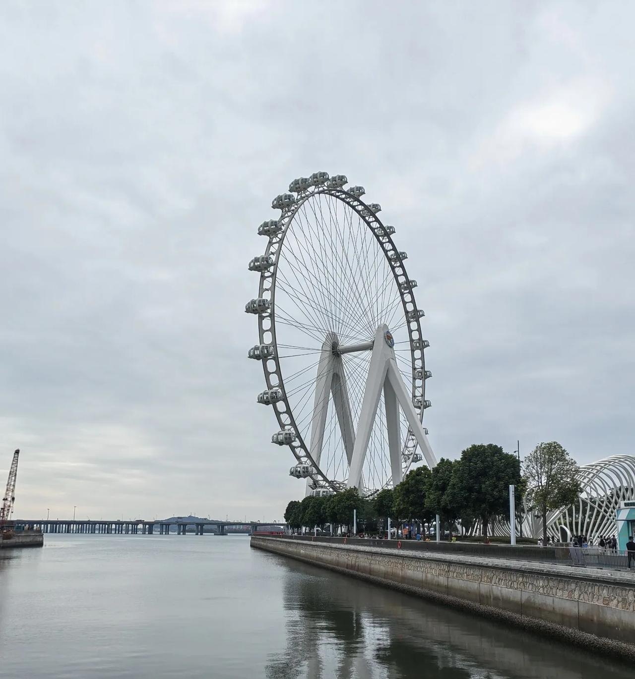 深圳之旅，超好玩攻略 ：欢乐港湾摩天轮
 
来深圳玩耍，有个地儿一定得去，那就是