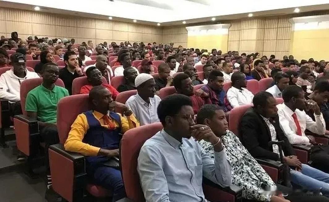 有个人说对了，每年跟非洲那么多贸易，去年2800多亿美元，增加订单多少就业，拿出