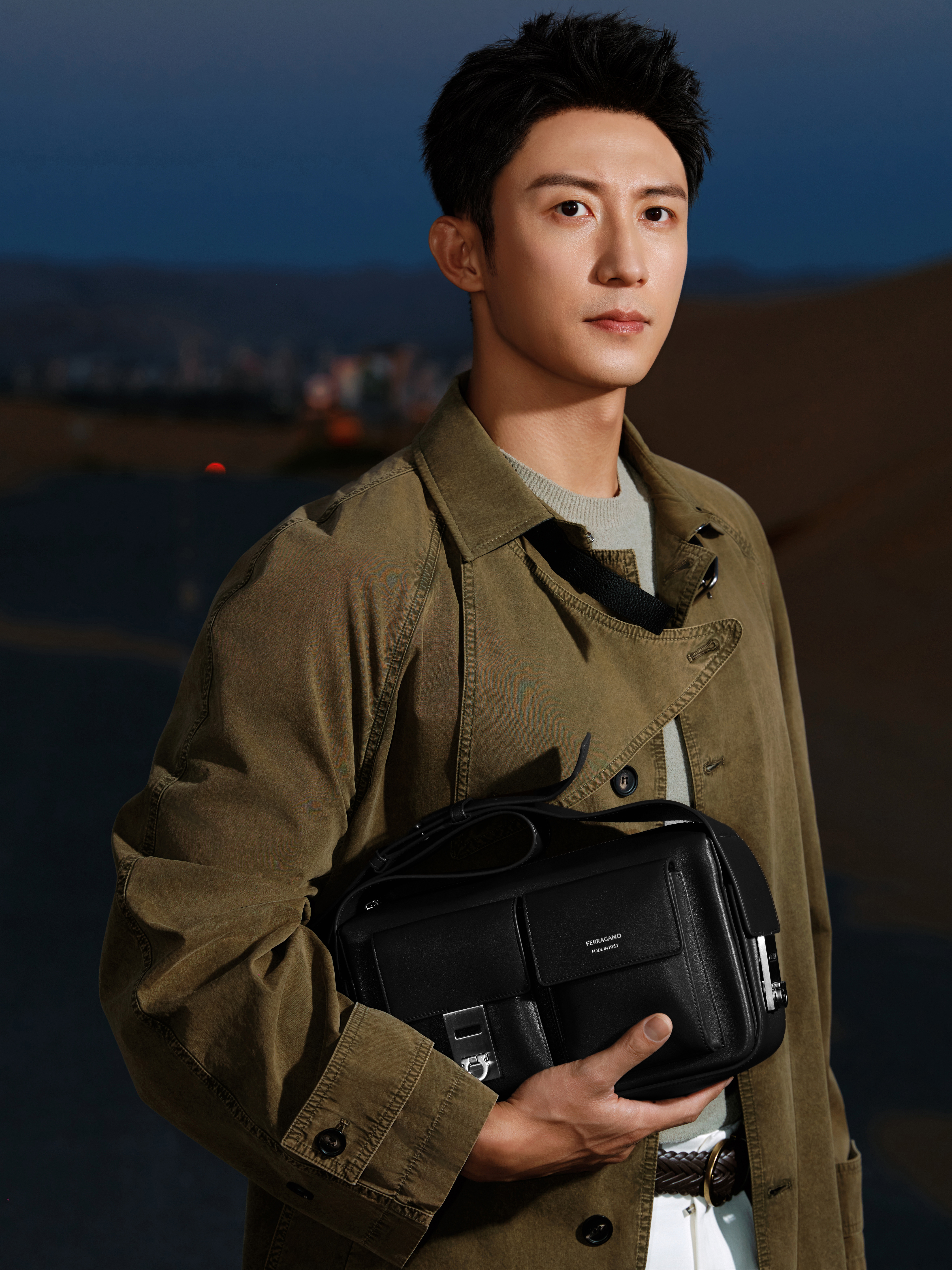 黄景瑜出发米兰黄景瑜启程米兰FERRAGAMO 2027春夏系列时装秀春夏时装周