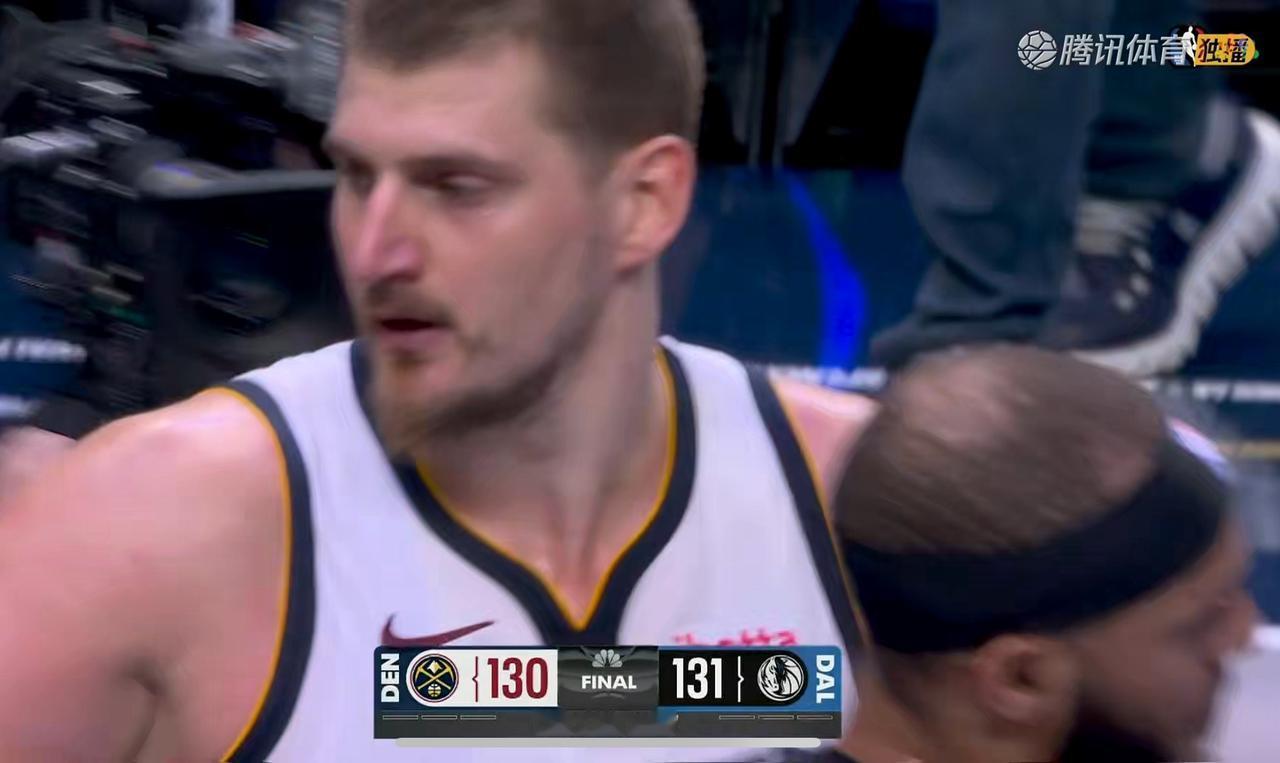 独行侠这个月已经双杀掘金了！
最后约老师传给沃特森的那个球，挺像之前国王打火箭的