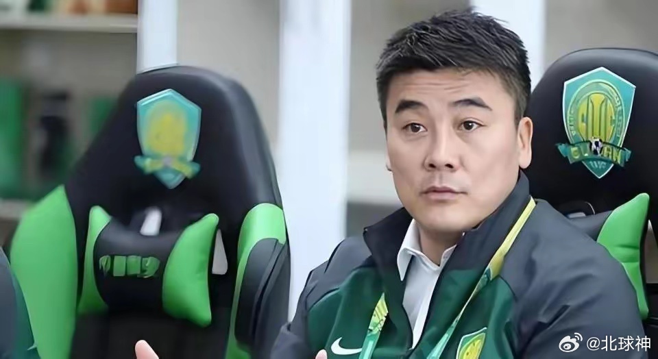 李明竟遭重罚！前北京国安总经理李明被处以禁止从事足球运动五年的严厉处罚，这一结果