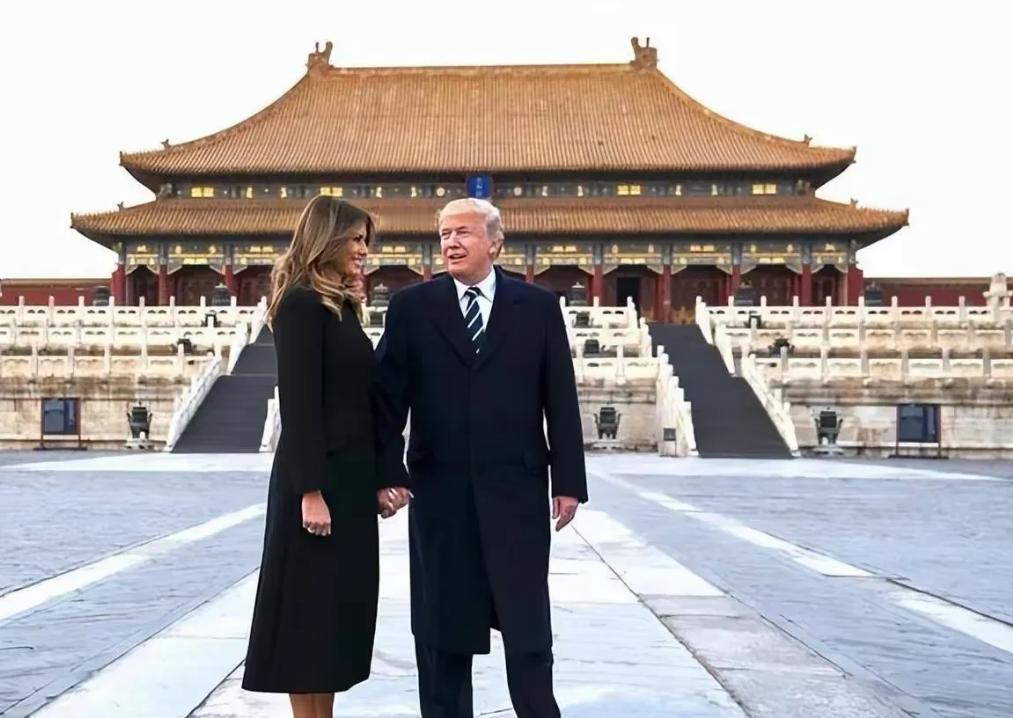 日本教材事件是一个信号，美国方面已开始为特朗普参加北京“九三阅兵”做准备了！
 