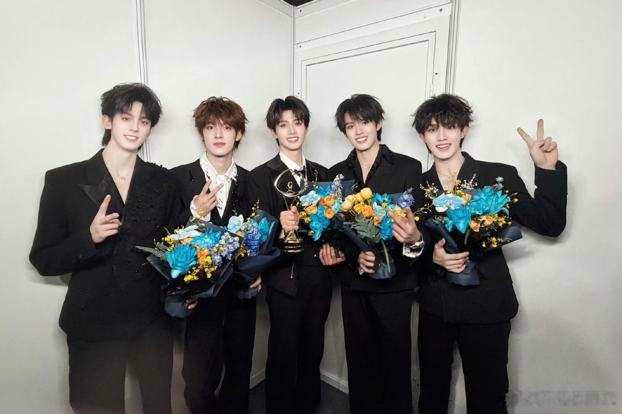 登陆少年晚安语音包登陆少年演唱会晚安语音 报告！有人把晚安语音录成了萌系短剧，每
