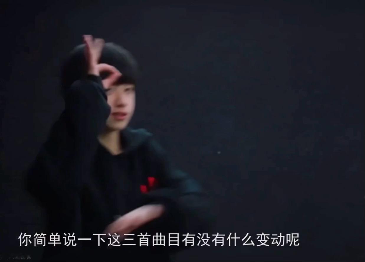 小团团你全世界最可爱呀，萌得老妈喷鼻血😻 