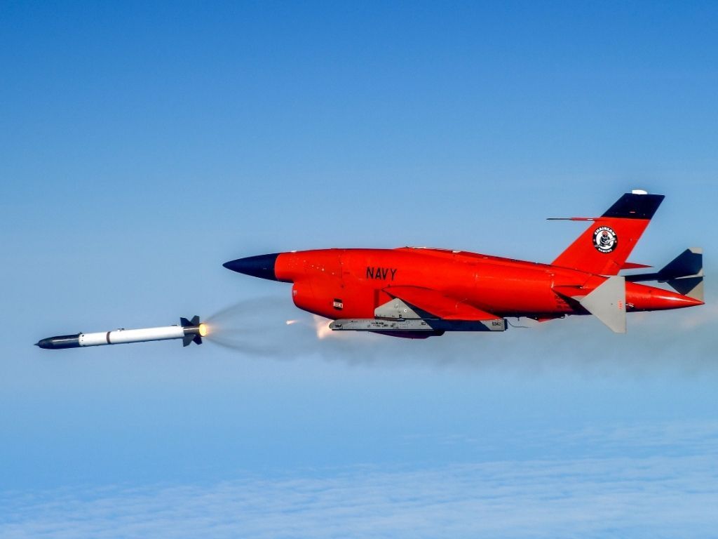 每天认识一件兵器 美国海军航空武器中心武器司（NAWCWD）首次成功地从一架飞行