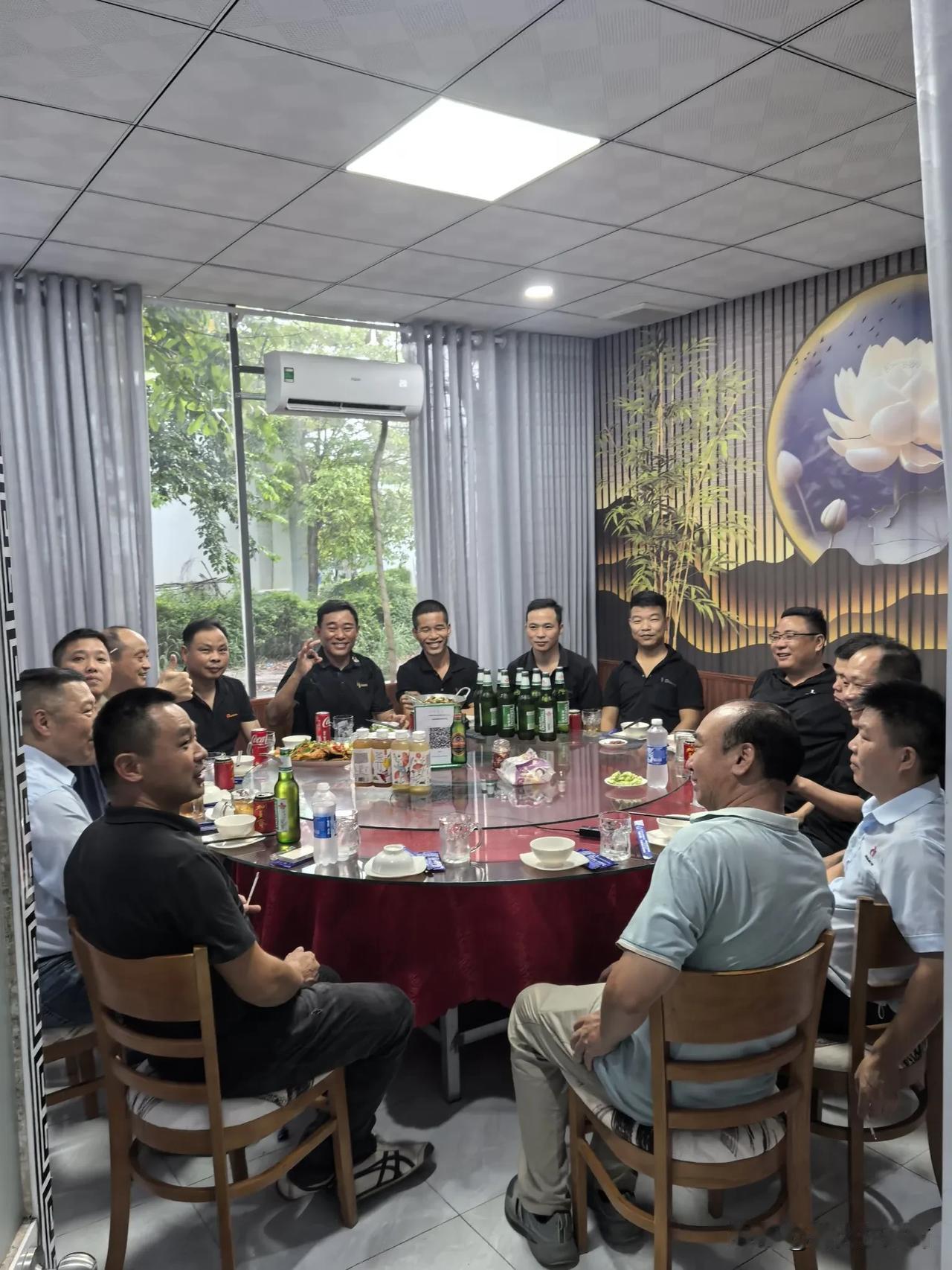 在越中国人的驾照之痛
这段时间很多朋友问我，在越南，中国人已经无法换驾驶证了！