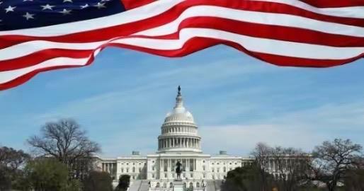 以前是美军方不想打仗，美国的民主党和共和党都想和中国打仗。

五角大楼里的职业军