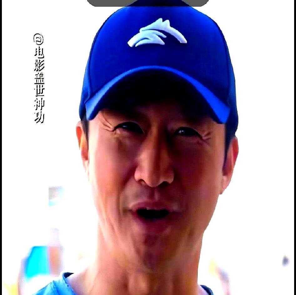 63米明朝战舰？别闹了，横店那几条破船连池塘都出不去，拍照都嫌晃。吴京正关在剪片