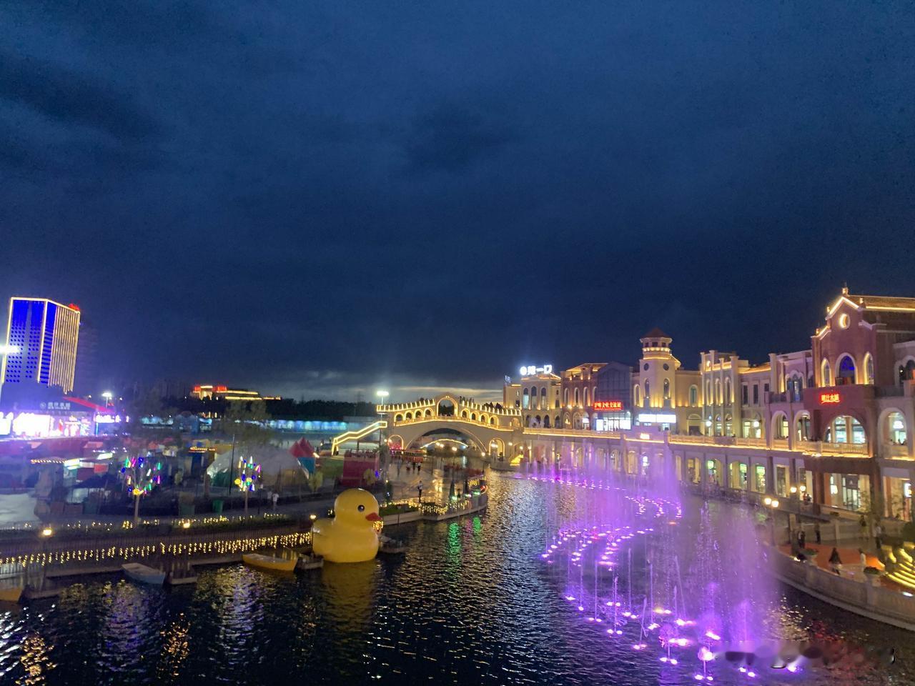 水城的夜好美啊，夜雨朦胧，夜雨也温柔………