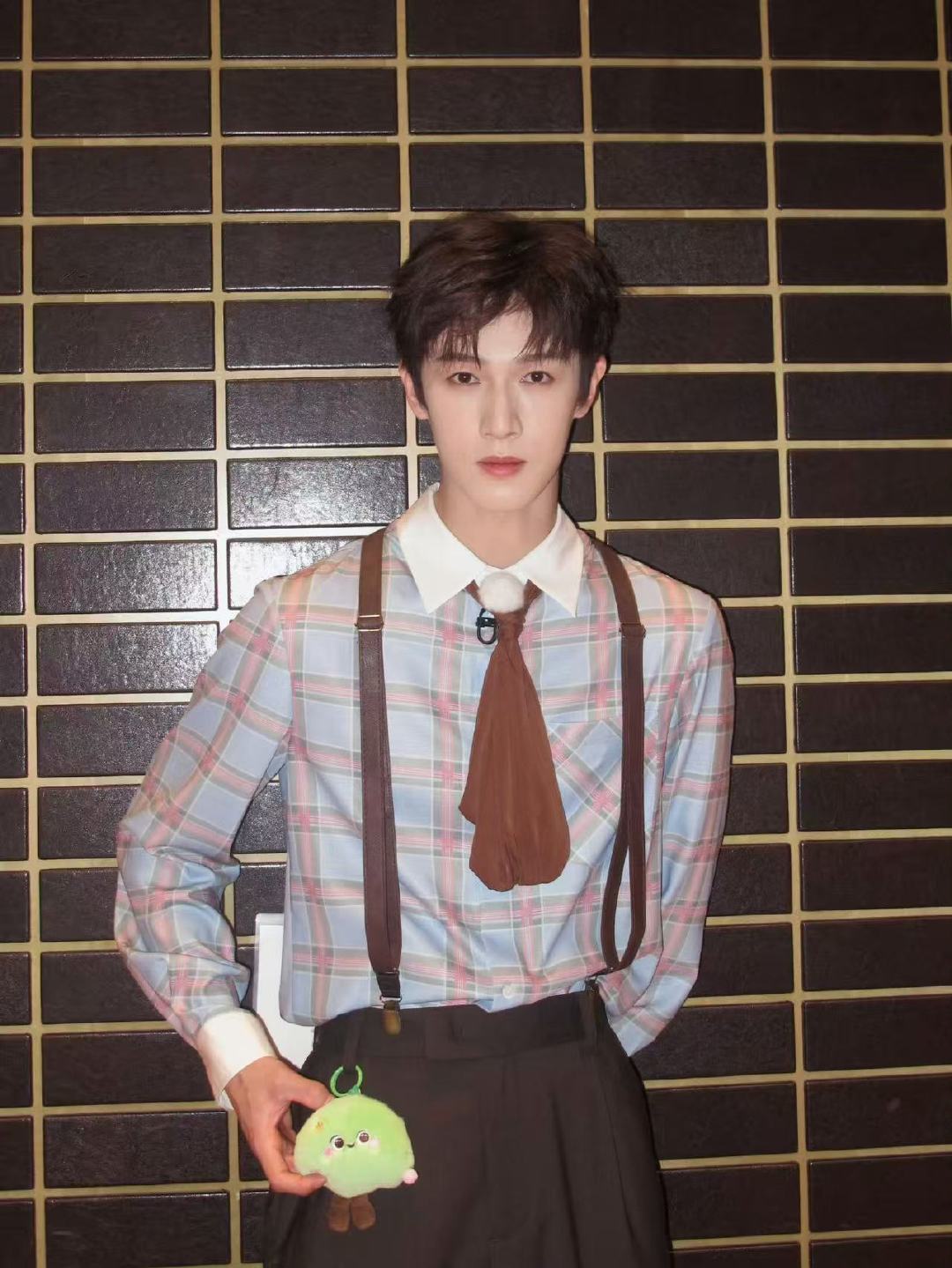 李昀锐出发造型李昀锐奔跑吧14出发照 李昀锐奔跑吧14出发照来喽，完全民国贵公子