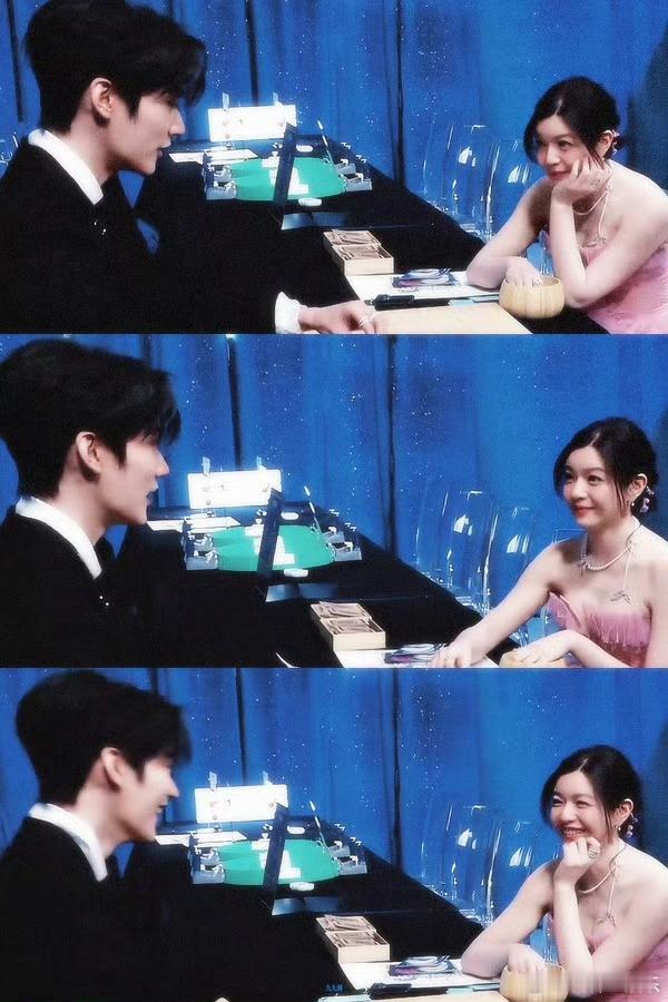 陈妍希周柯宇牵手陈妍希周柯宇狙击蝴蝶超长售后今日，陈妍希、周柯宇合体亮相微博之夜