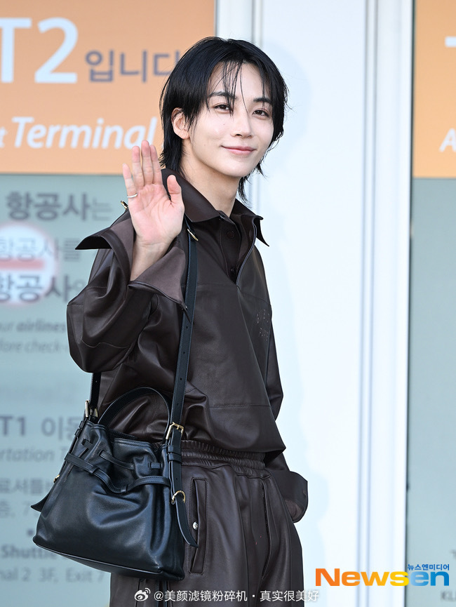 尹净汉今日机场出发新闻图 