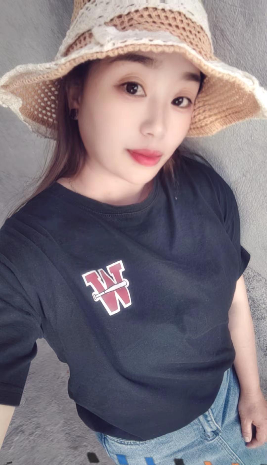 只想把自己养的越来越快乐平静，其它的 都不太感兴趣.