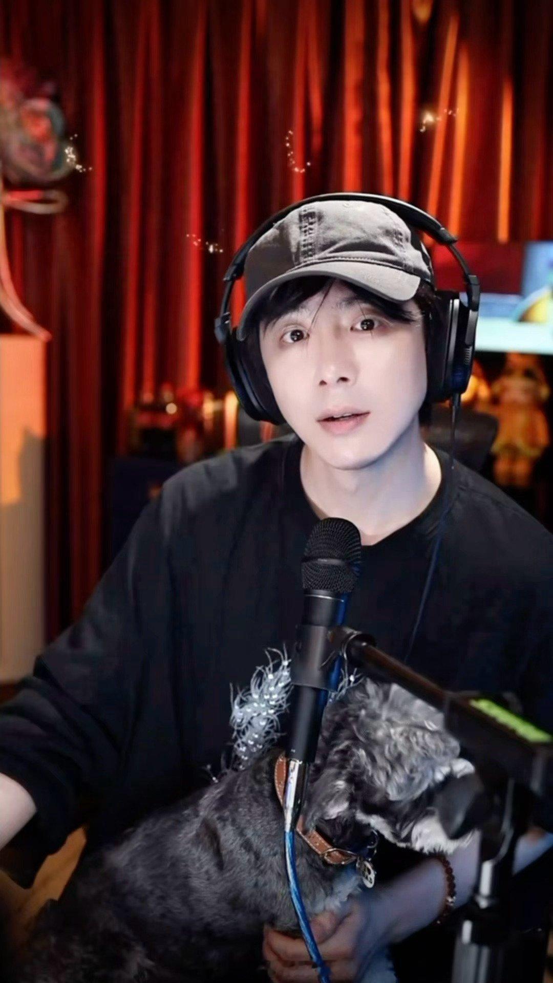 铁证 刘宇宁谁来懂懂就这样淡淡的就很吸引人。 