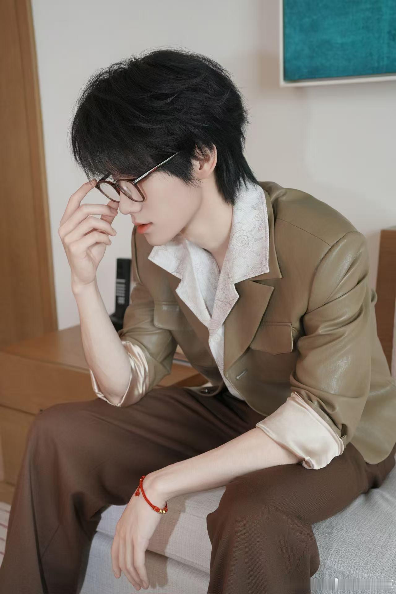 张真源你们男人局张真源在密逃当领舞 很难不感叹张真源的舞蹈天赋，密逃临时的两套动