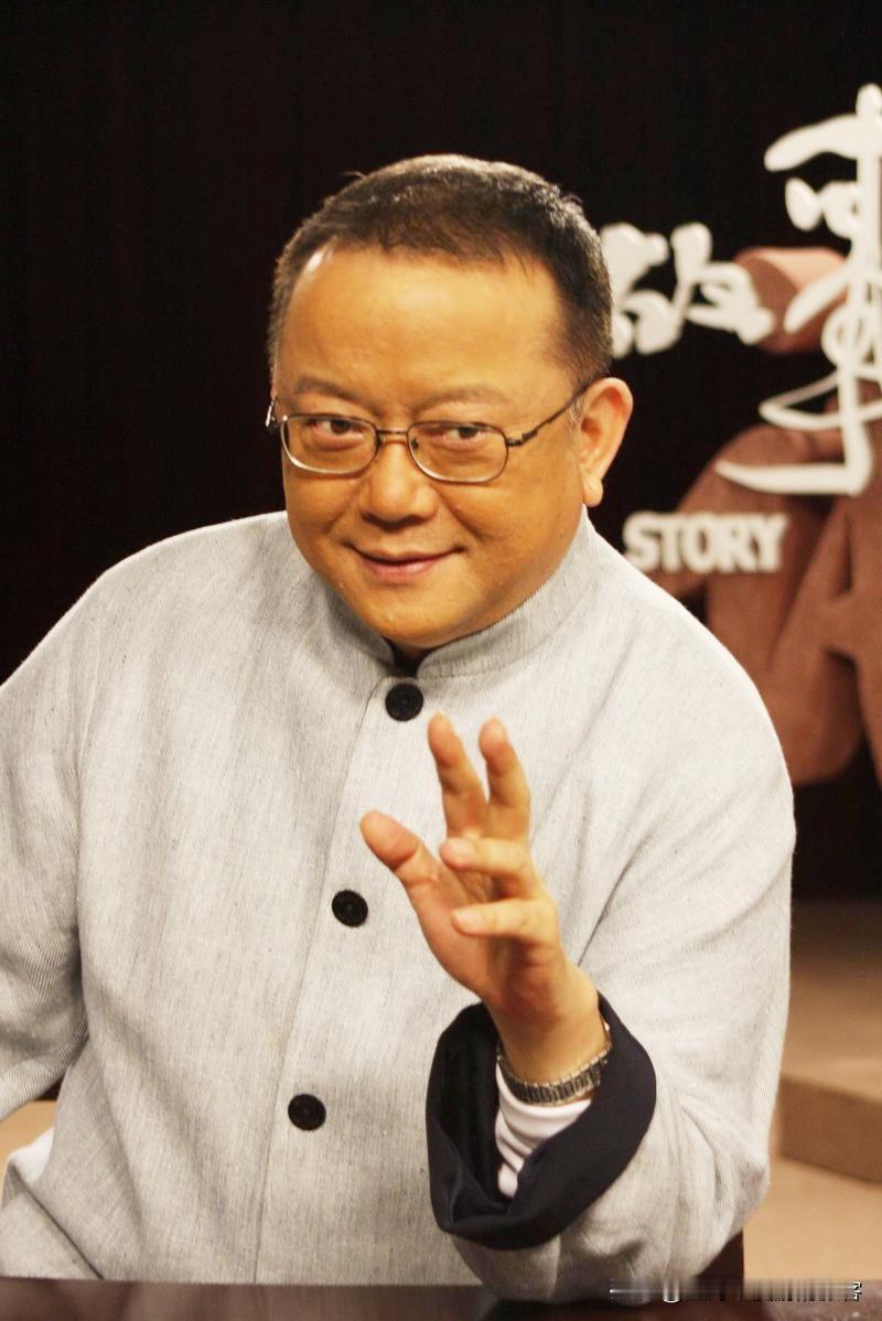 从少年意气到晚年安稳，王刚这一辈子够精彩不？咱就说，这才叫活出了自己的范儿！
