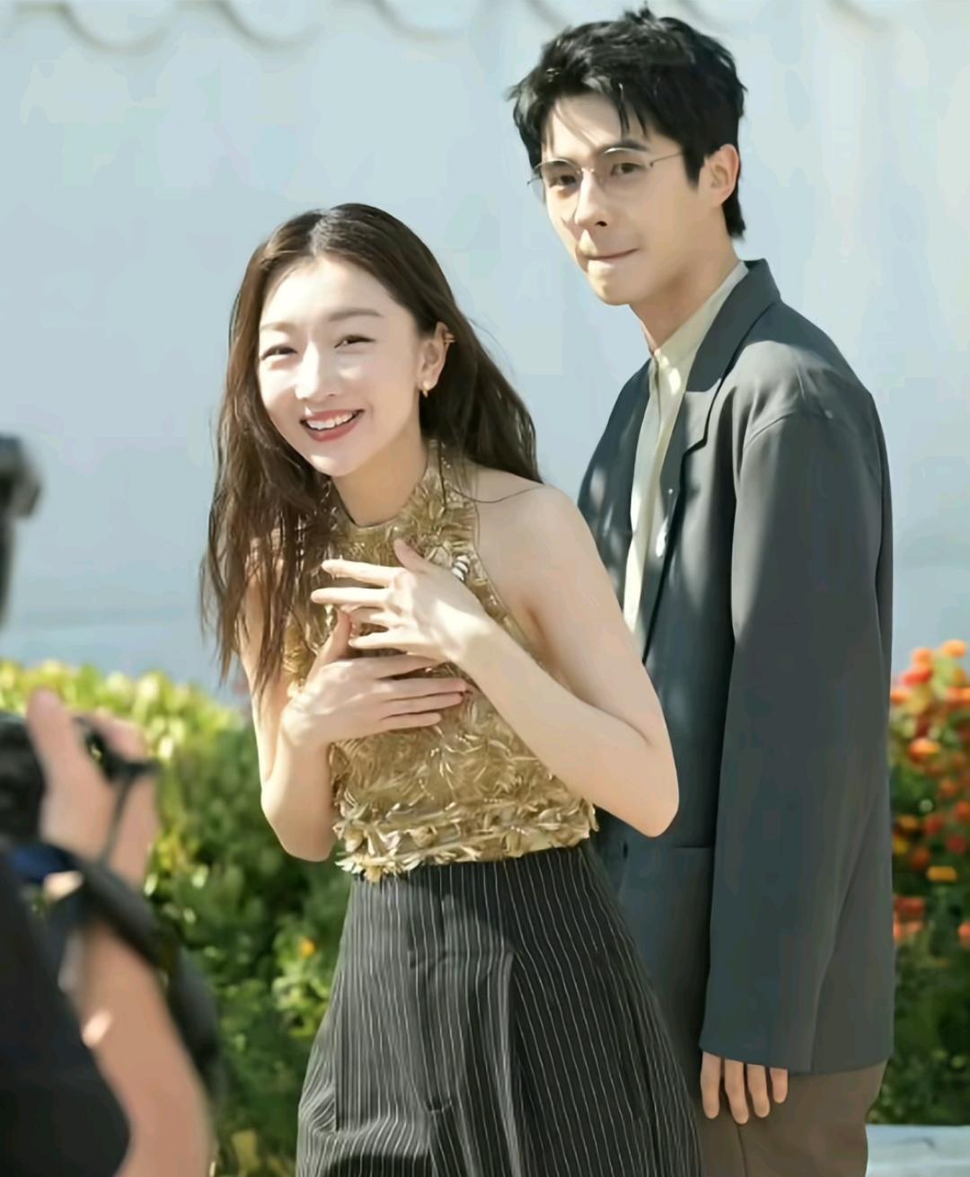 网传周冬雨，
和刘昊然即将结婚，
此消息来自一个匿名的帖子，
一句“90后影后和