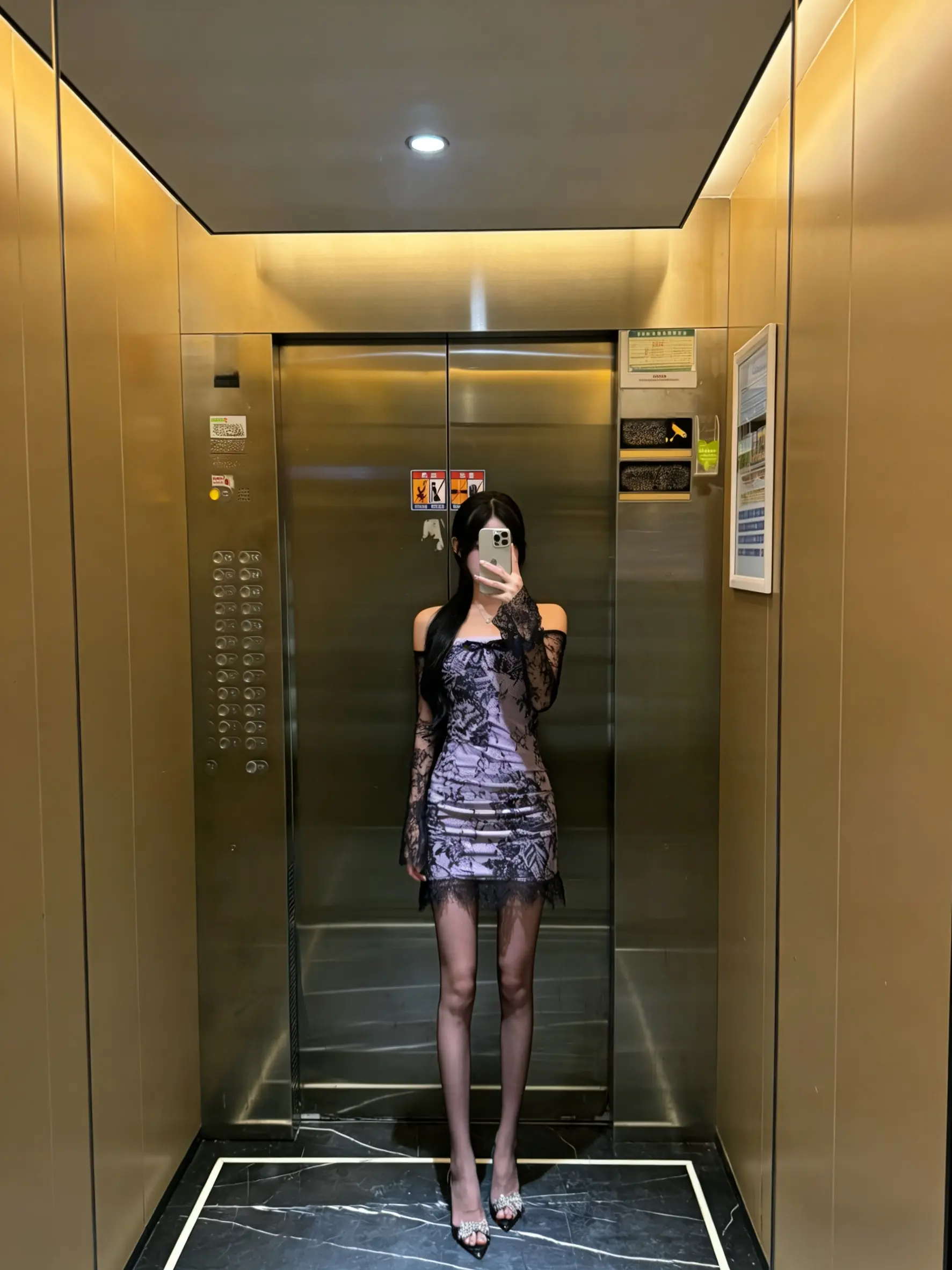 别哭 姐姐抱抱你好不好